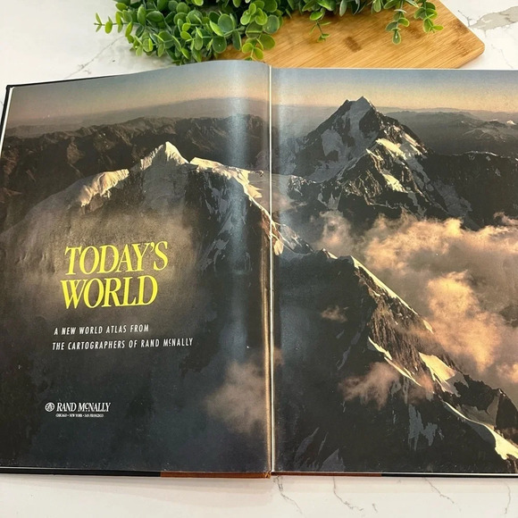 Rand  McNally Todays World Atlas Map World Hardcover EUC Cartographer - Picture 4 of 10